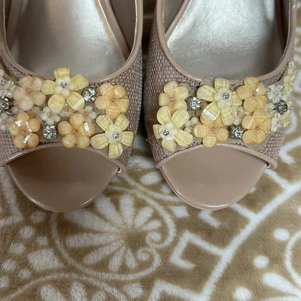 Karen Scott Branca Embellished Open Toe Heels Pale Pink (Tan) Sz 6